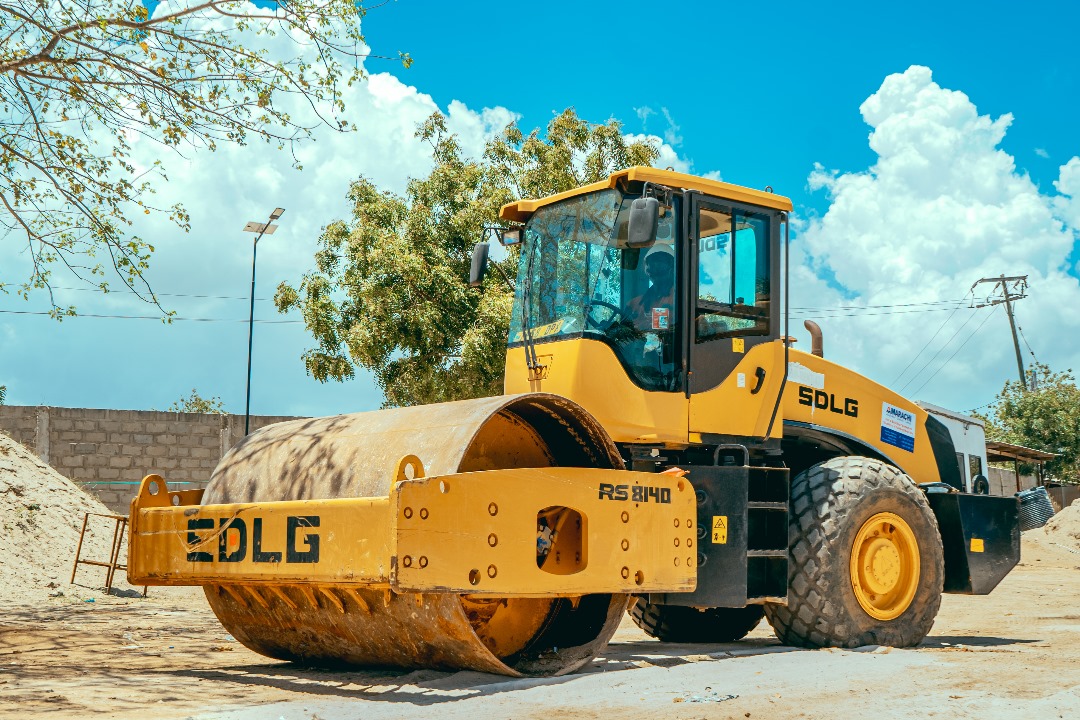 Roller SDLG RS8140 - T 898 EAE